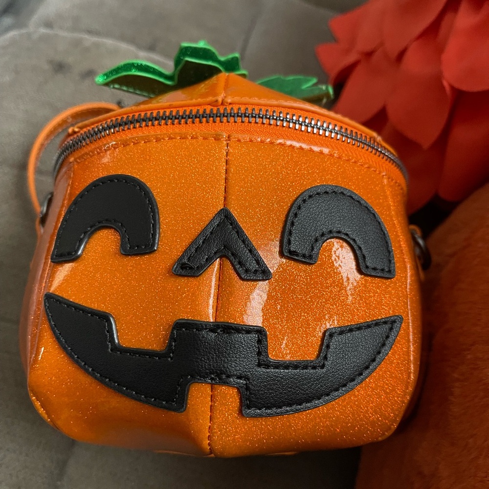 Mad Engine Sparkly Glitter Shiny Pumpkin Halloween Crossbody Purse New for 2024!